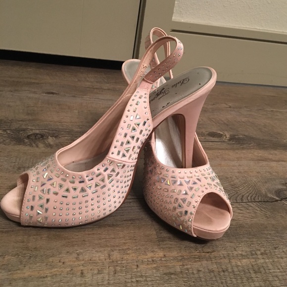Pink Heels- SIZE 8.5 - Picture 2 of 6