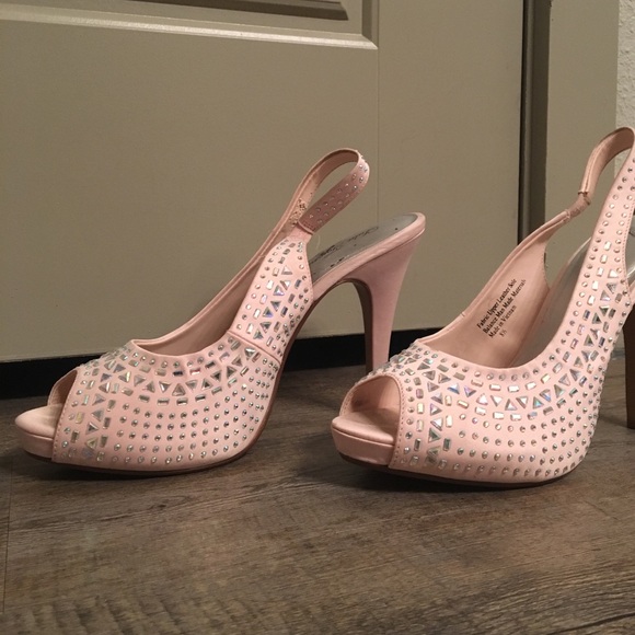 Pink Heels- SIZE 8.5 - Picture 1 of 6