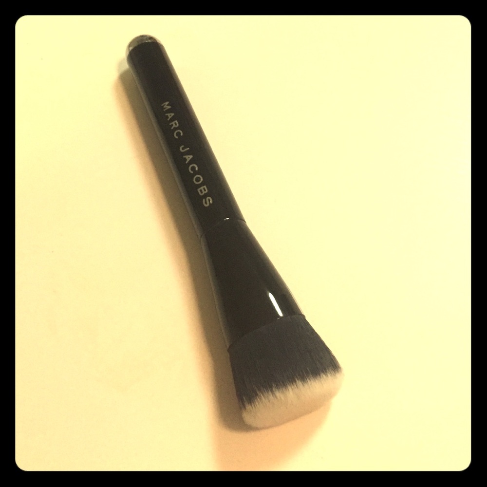 Marc Jacobs The Shape Contour & Blush Brush No.15
