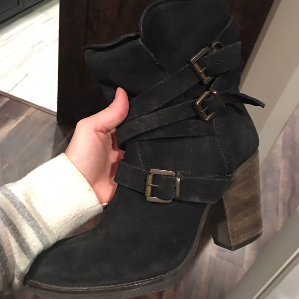 Steve Madden Black Suede Boots