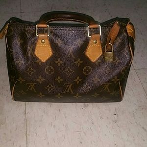 Louis Vuitton  Speedy 25 Authentic