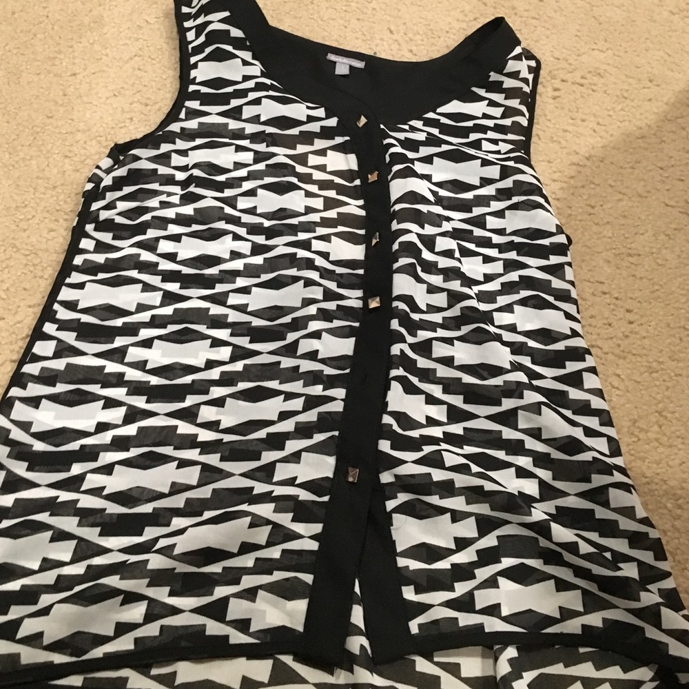 Women's size small blk + white tank top