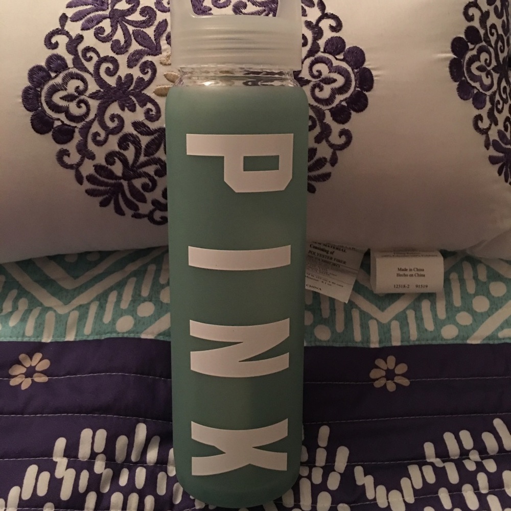 VS PINK GLASS SILICONE WATERBOTTLE