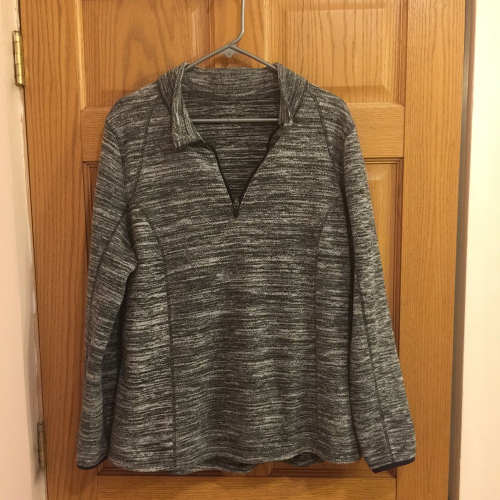 Women's sport quarter zip