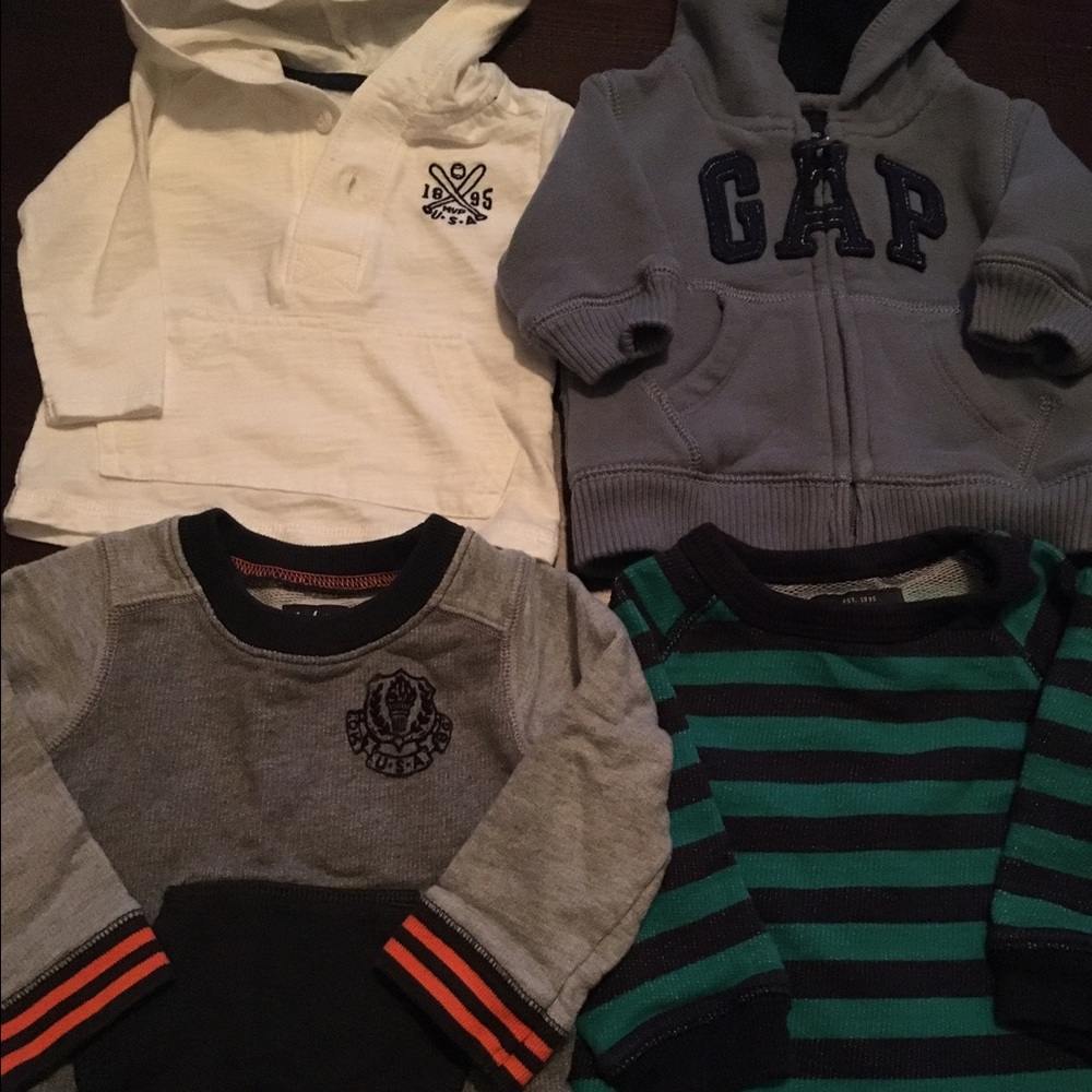 Sweatshirt Lot 6-9 Month
