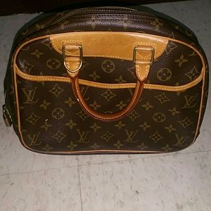 Louis Vuitton authethic
