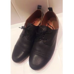 NEW Urban Outfitters Oxfords