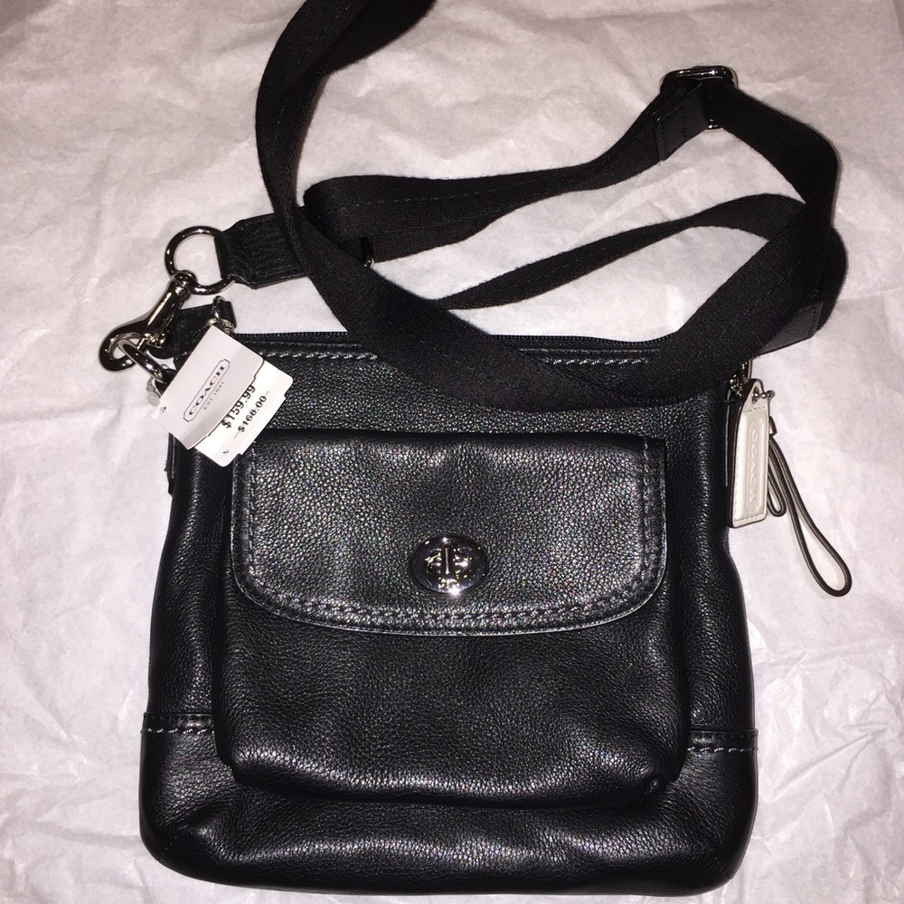 COACH Black Leather Swingpack Crossbody Purse