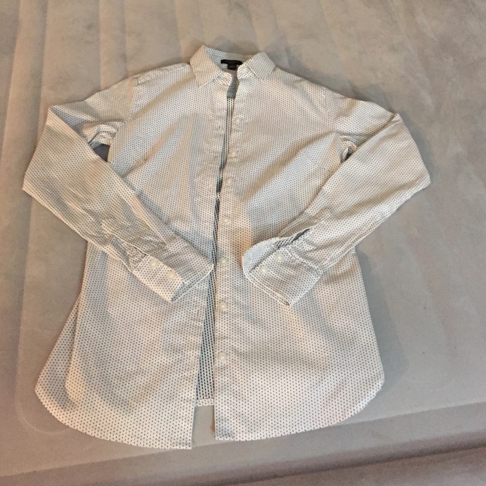 Ann Taylor Petite 00 white button up w black dots