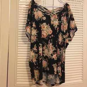 NEW LOW PRICE!!! Bobeau floral top
