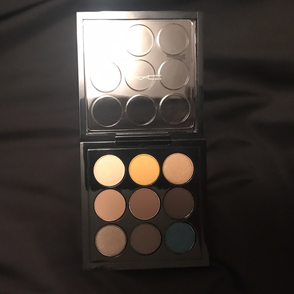 MAC 9 eyeshadow pallet