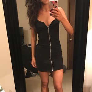 Black bodycon dress with zipper