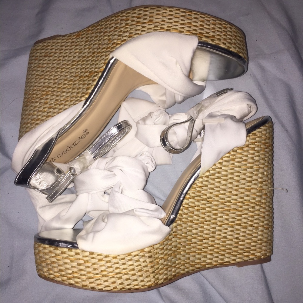 "JACELYN" shoedazzle Lace-Up Wedges 💗