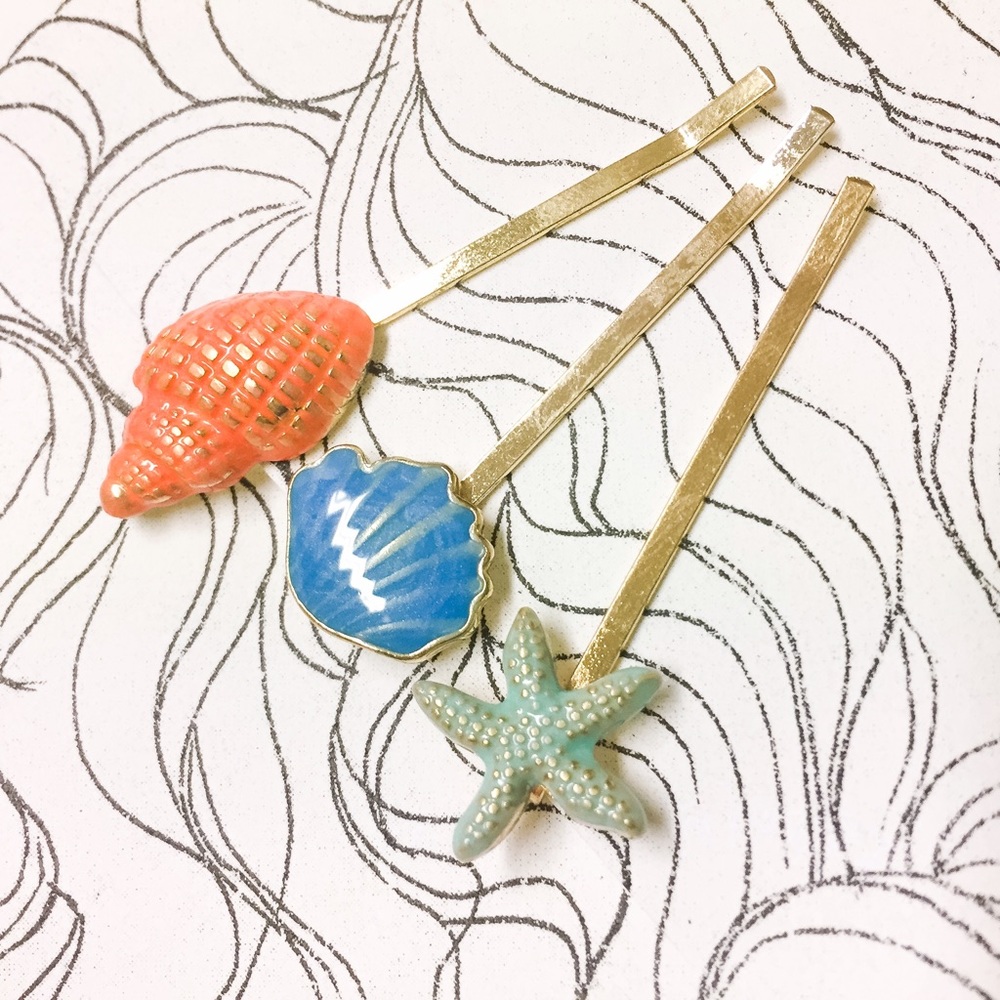 🐚HP!!🐚 Multicolor Shell Hair Pins - Picture 3 of 5