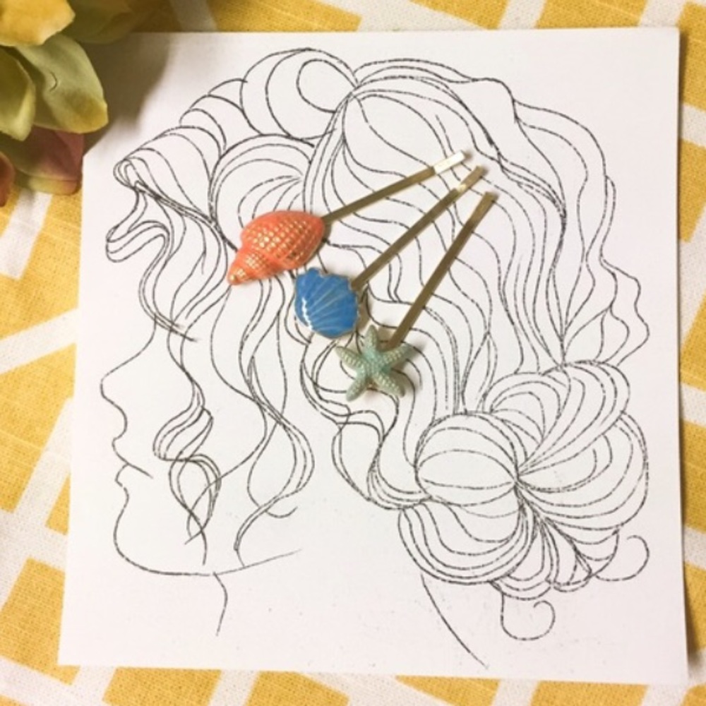 🐚HP!!🐚 Multicolor Shell Hair Pins - Picture 2 of 5