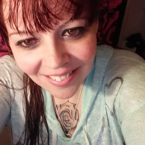 Meet your Posher, Janet - Picture 1 of 1