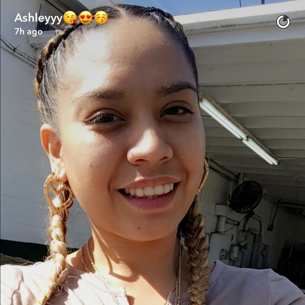 Meet your Posher, Ashley