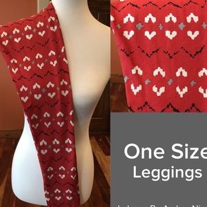 BNWT valentines leggings in one size🦄🦄🦄