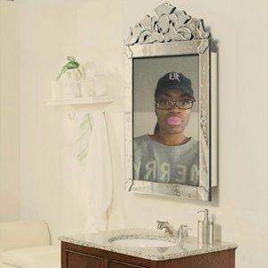 Meet your Posher, Carla