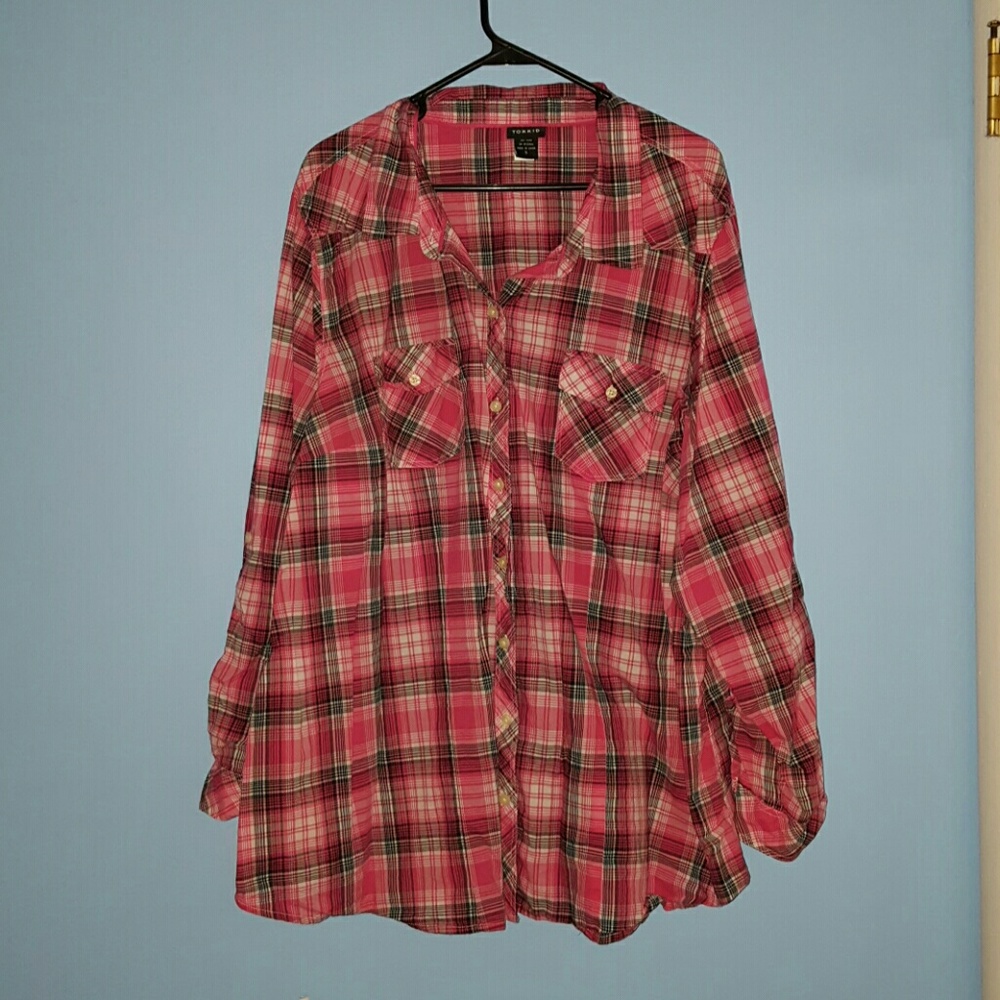 Plaid long sleeve button down top*lowest price*