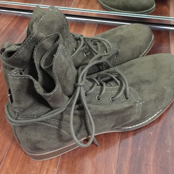 ALDO booties - Picture 2 of 4