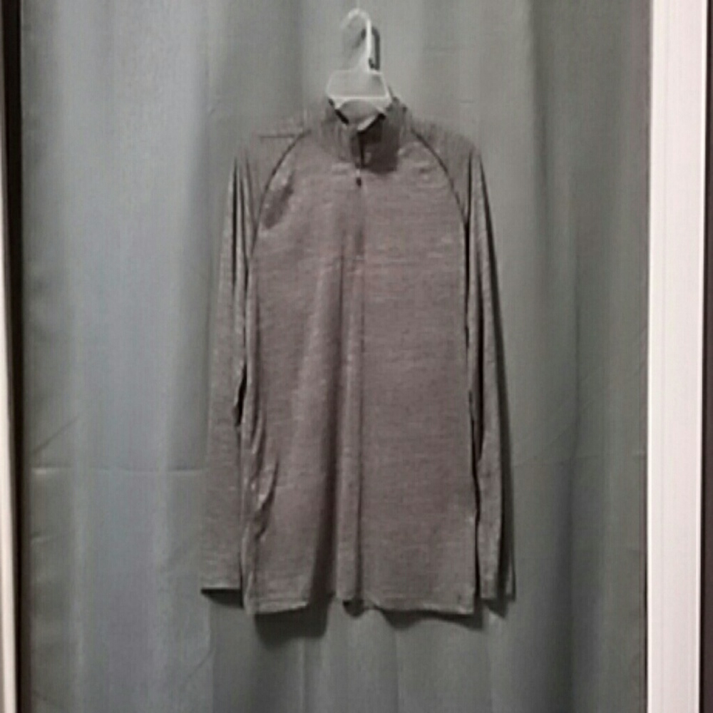 Athletic heather gray pullover