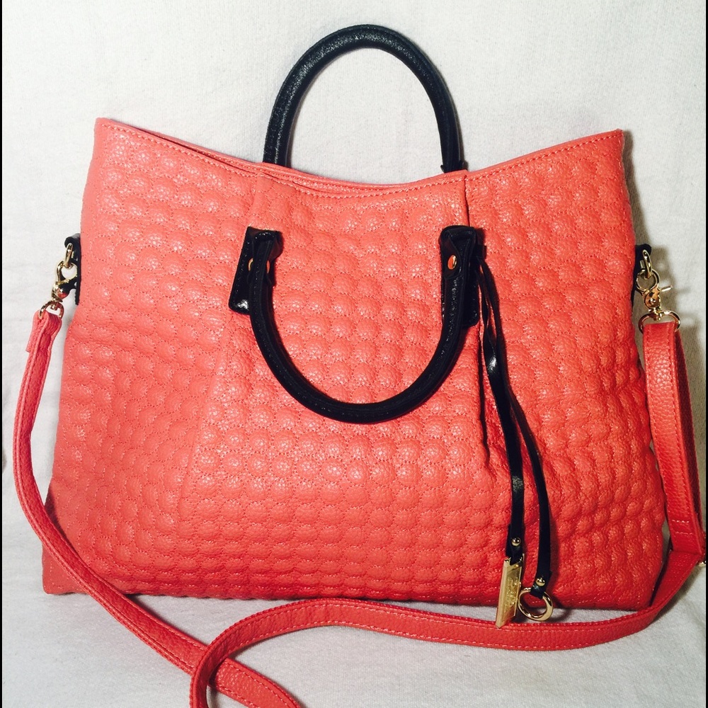 Peach or orange D&D Diva New York bag