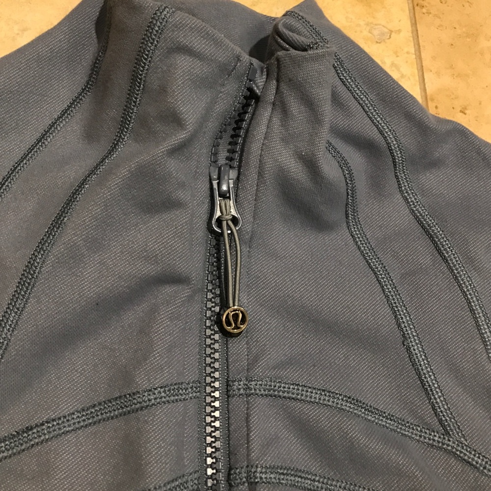 🔺SOLD🔺 Lululemon define jacket - Picture 3 of 4