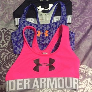 Girls under armour sports bras size small bundle