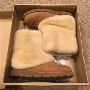 SOLD! RARE "Maylin" UGG boots!