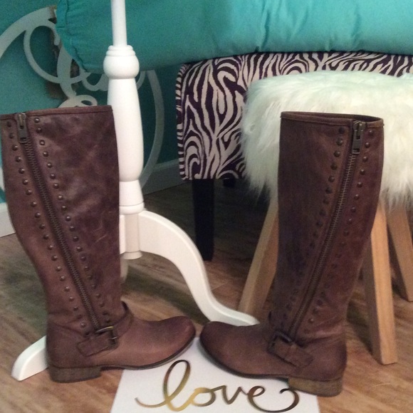 Steve Madden Shoes - Brown Leather zip up Boots