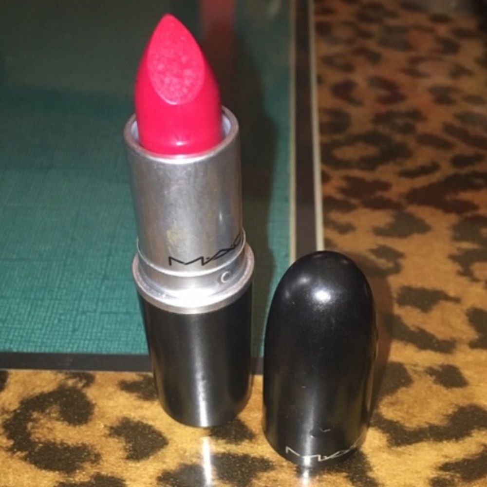 Mac limited edition "action" lip