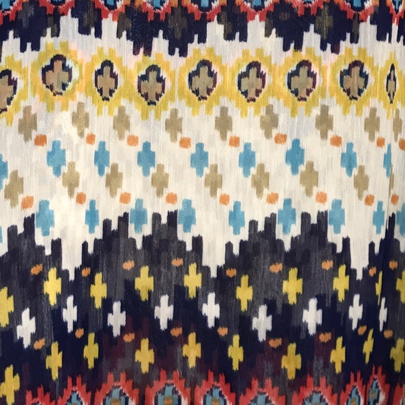 Aztec blouse. - Picture 2 of 2