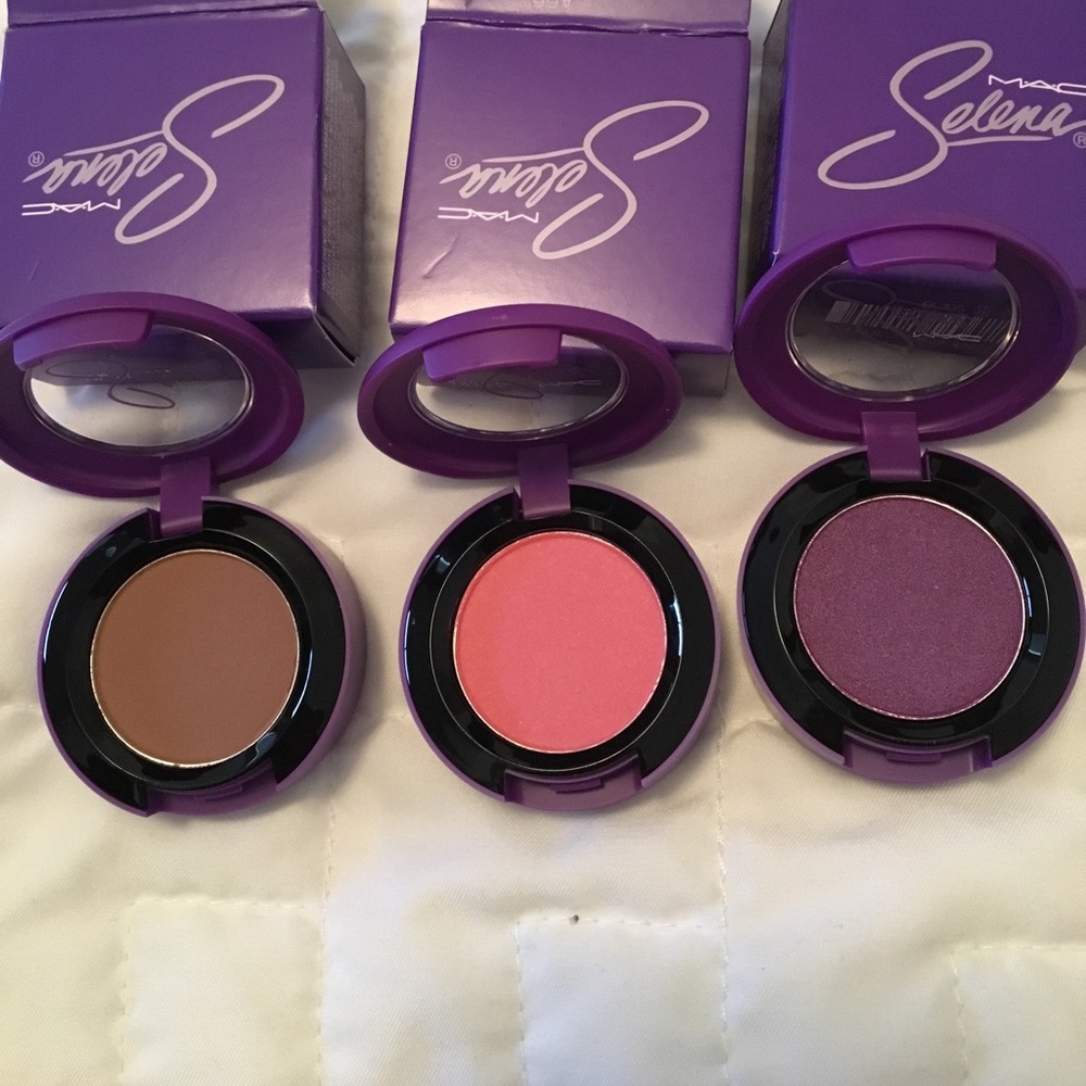 Selena MAC makeup - Picture 4 of 7