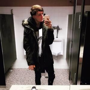 Meet your Posher, Christopher