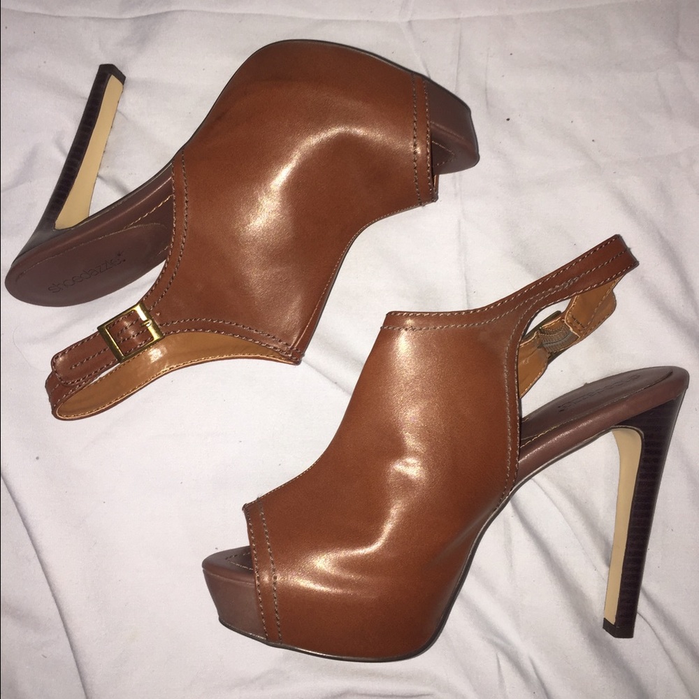 "JOSETTE" Shoe Dazzle Ankle Booties