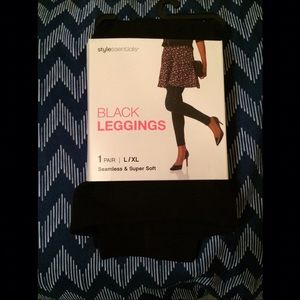 Black leggings