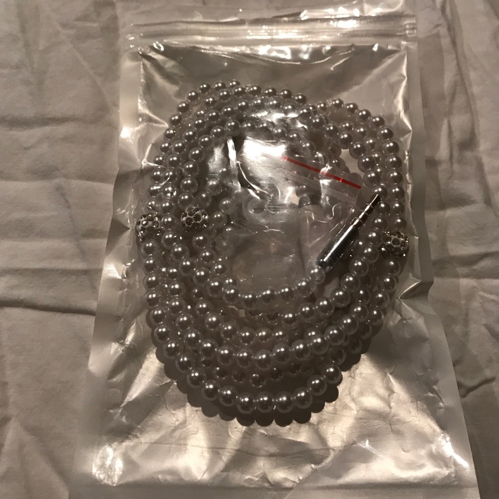 Pearl necklace Headphones