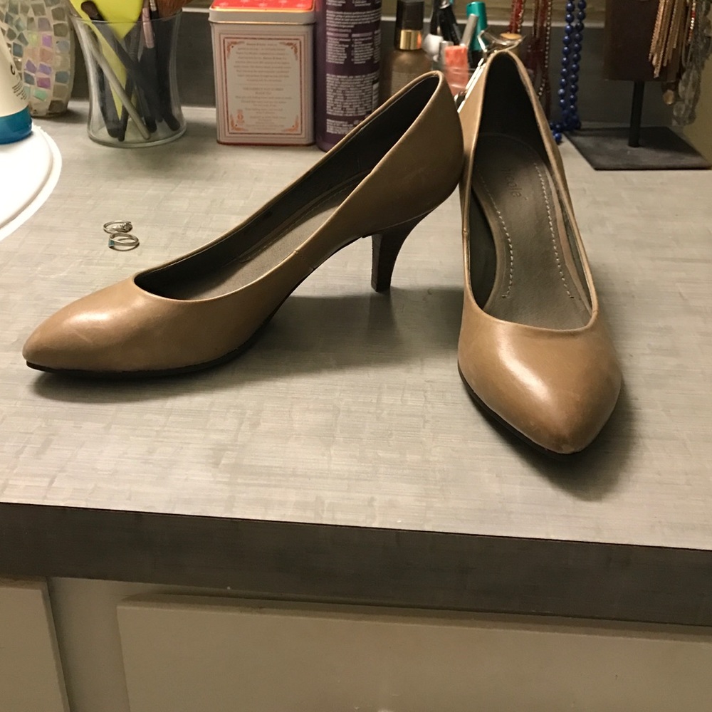 Nicole comfy kitten heels