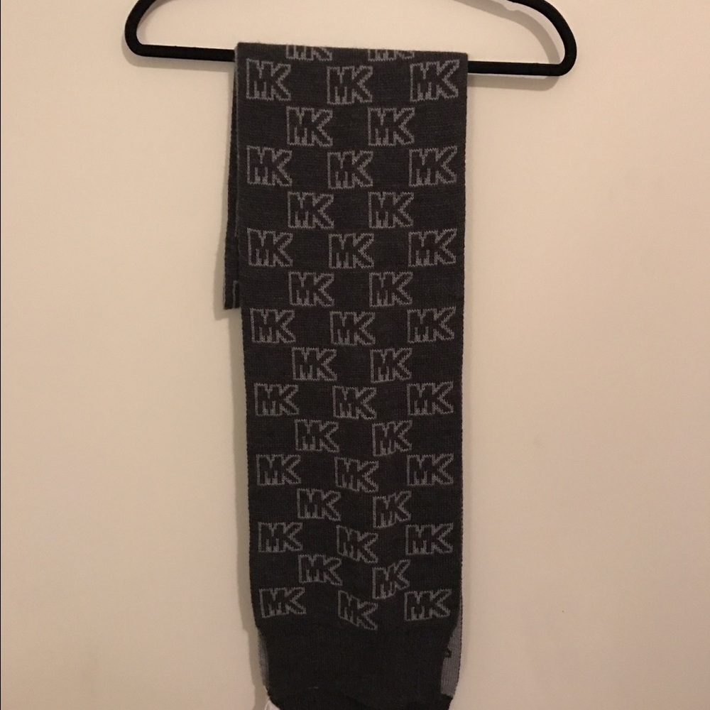 Michael Kors scarf