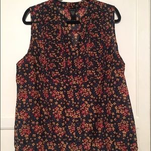 Final price drop Torrid spring sleeveless top