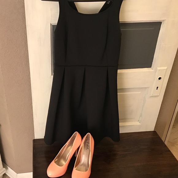 Peach 4" heels, worn once! - Picture 1 of 4