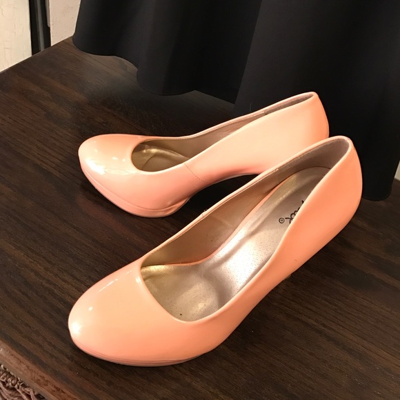 Peach 4" heels, worn once! - Picture 2 of 4