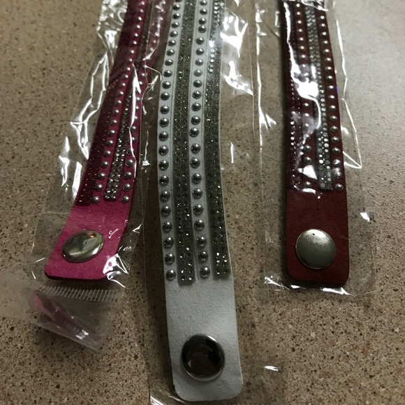 LEATHER WRAP CUFF BRACELET SO So CUTE - Picture 2 of 3