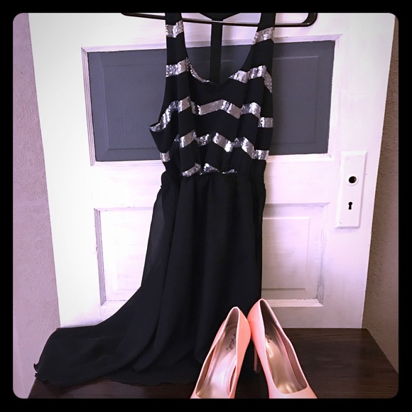 High low sparkle dress, never worn. - Picture 1 of 4