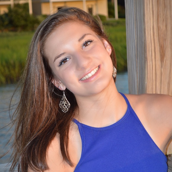 Meet your Posher, Brooke - Picture 1 of 1