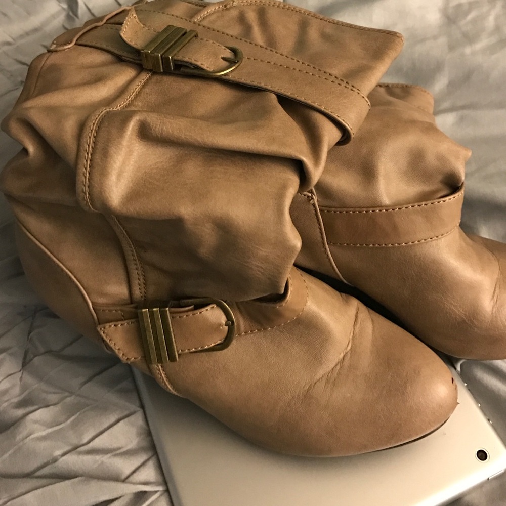 Tan boots size 6