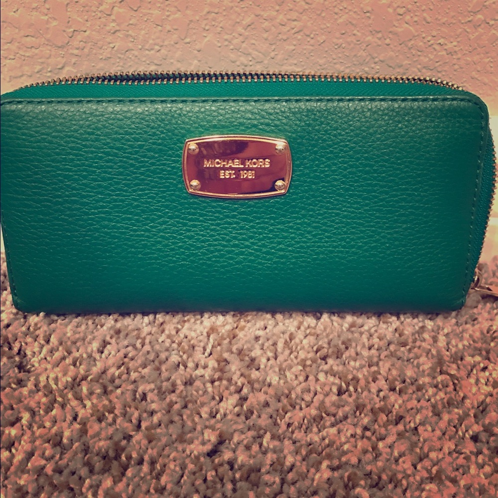 Michael Kors green full zip wallet
