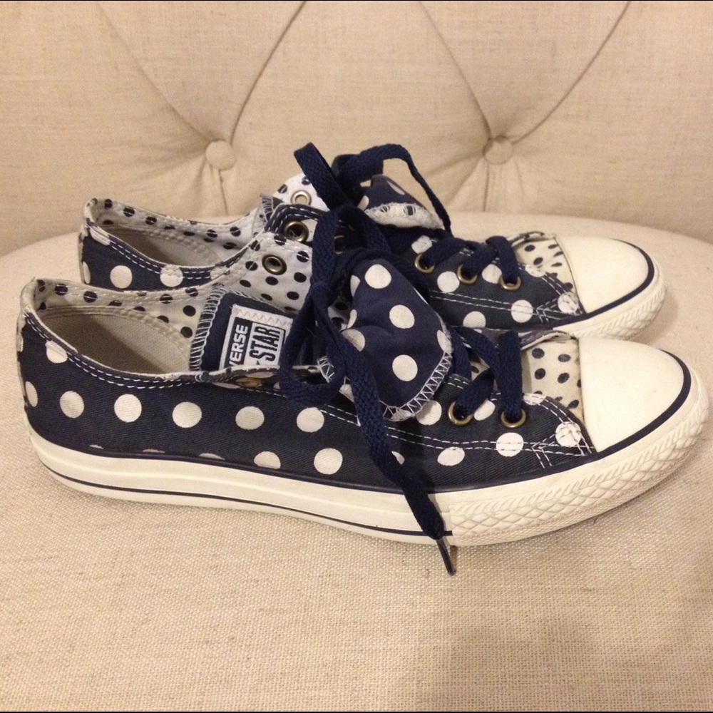 Blue and white polka dot converse