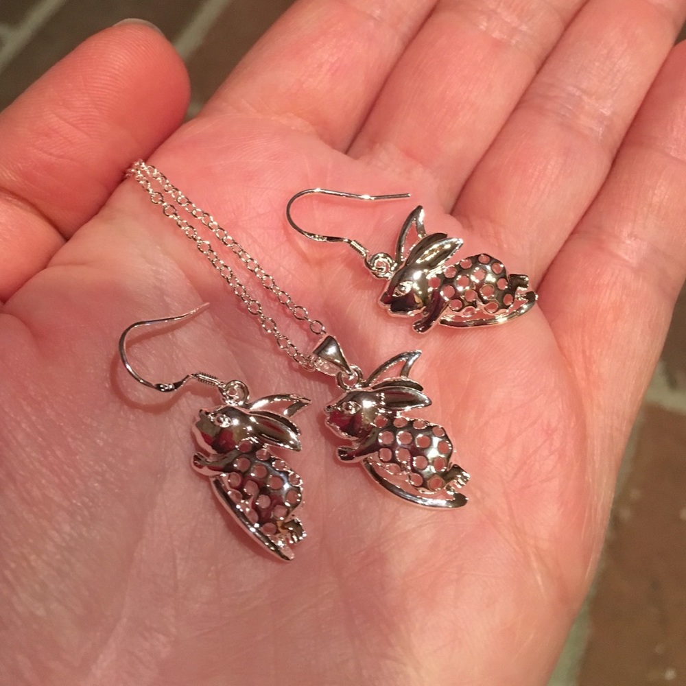 925 Stamped Rabbit Pendant And Earrings Set. - Picture 4 of 4